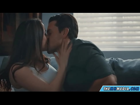 ❤️ Cinsê romantîk bi diya xwe ya baş Vîdyoyê qijkî li porno ku.comicsporn.ru ❤